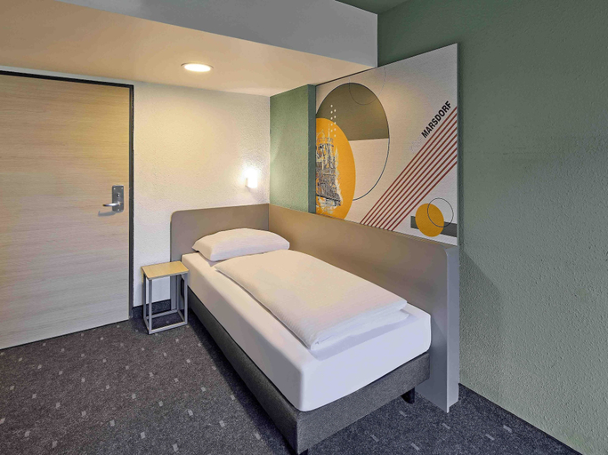 Bedroom 5, B&B HOTEL Köln-Marsdorf, Köln