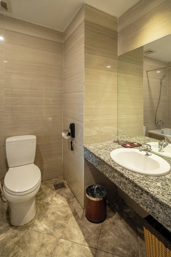 Bathroom 5, Ngoc Phat Dalat Hotel, Đà Lạt