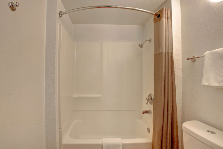 Bathroom 5, Motel 6 Sunnyvale, CA - North, Santa Clara