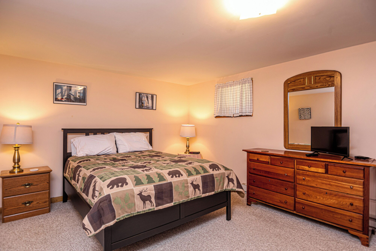 Bedroom 3, Home Sweet Cabin by Taylor Made Deep Creek, Garrett