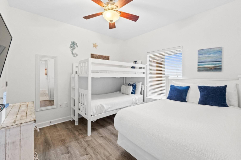Bedroom 3, Splash 1506w, Bay