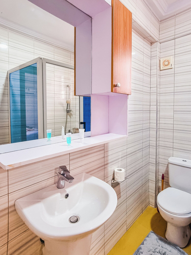 Bathroom 5, Rhogem Hotel, Ahanta West