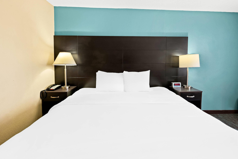 Bedroom 3, Quality Inn Dayton Airport, Montgomery
