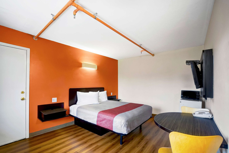 Bedroom 3, Motel 6 Ilion, NY, Herkimer