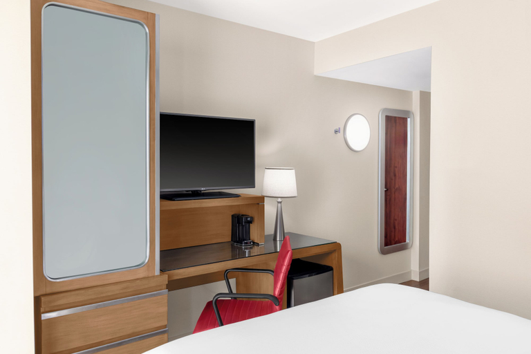 Bedroom 4, Fairfield Inn New York Manhattan/Financial District, New York