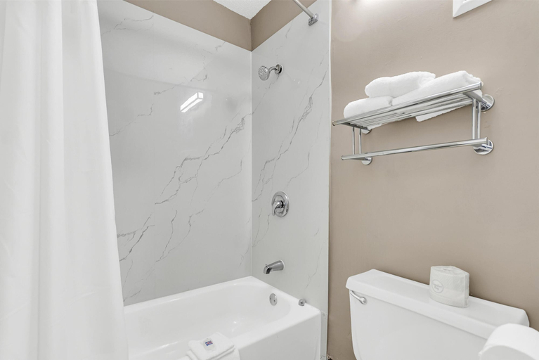 Bathroom 3, Motel 6 Summerville, SC – Charleston, Berkeley