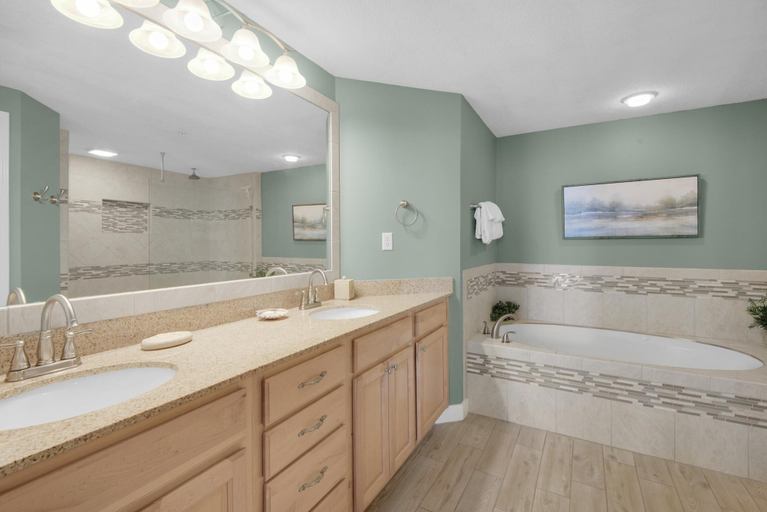 Bathroom 4, Grandview East 1204, Bay