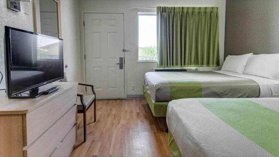 Bedroom 3, Studio 6 El Paso, TX - East, El Paso