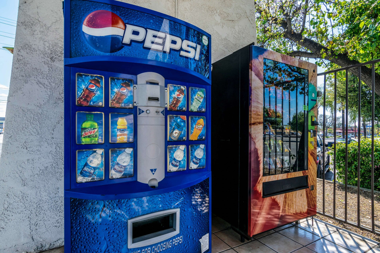 Food & Drinks 5, Motel 6 Redlands, CA, San Bernardino