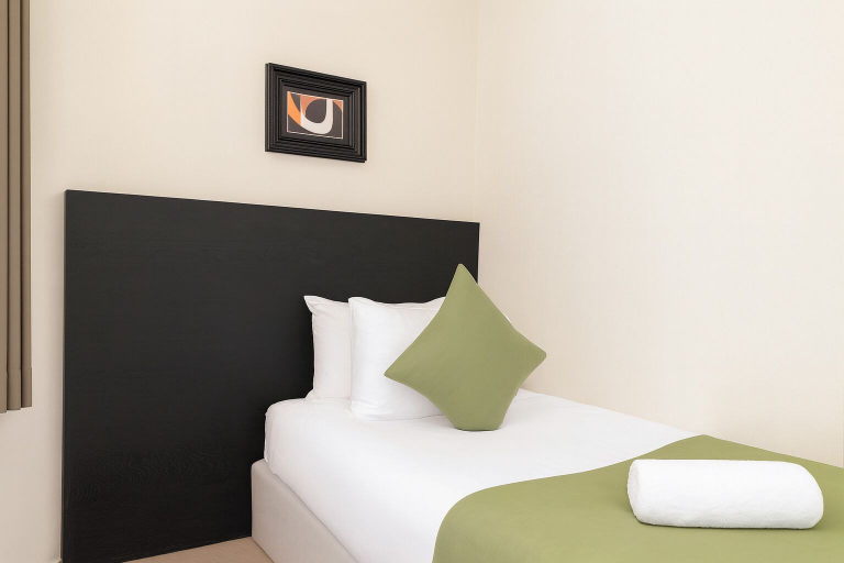 Bedroom 4, A Hotel Chinatown, Singapura