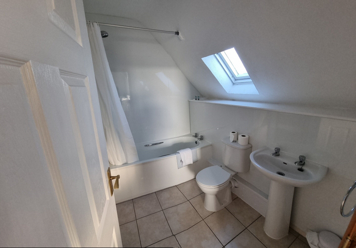 Bathroom 5, The City Inn, Pembrokeshire