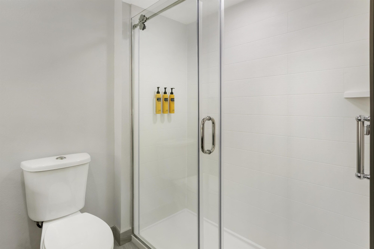 Bathroom 4, Best Western Plus First Coast Inn & Suites, Nassau