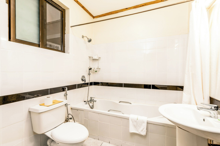 Bathroom 3, Chobe Safari Lodge | East Africa Uganda, Nwoya