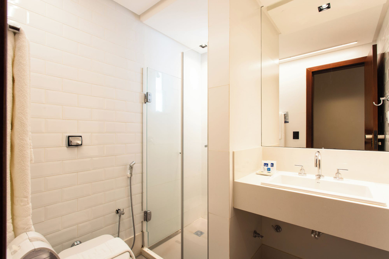 Bathroom 3, Livramento Palace Hotel, Vitória da Conquista