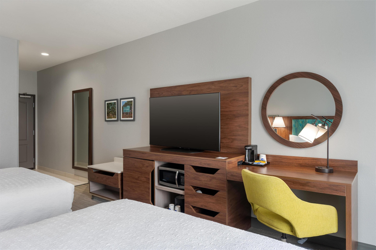 Bedroom 3, Hampton Inn Lake Charles, Calcasieu