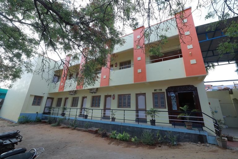 Others 5, Somas kandar Lodge, Tirunelveli