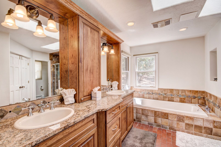 Bathroom 3, Moonstar by Kokopelli Property Management, Santa Fe