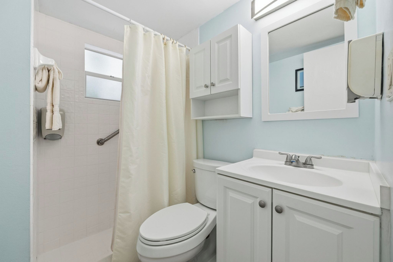 Bathroom 4, Sand Dune Shores, Palm Beach