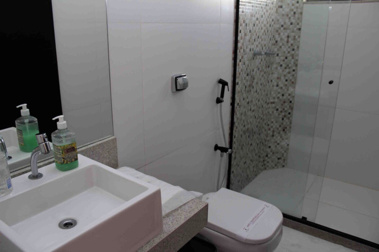 Bathroom 4, Hotel Malbec, Aparecida