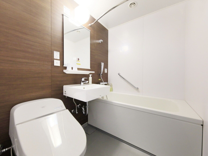 Bathroom 5, Yokohama Mandarin Hotel, Yokohama