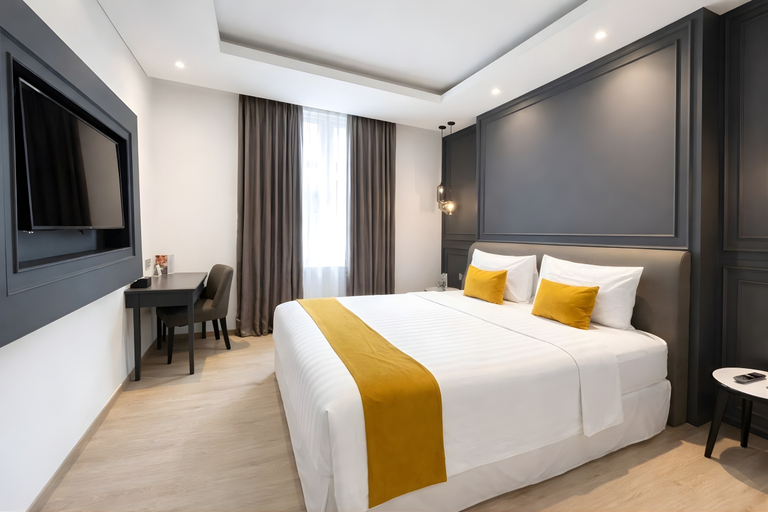 Hotel Shalva Jakarta Room Type - Royal Deluxe King Room (Hollywood Bed)