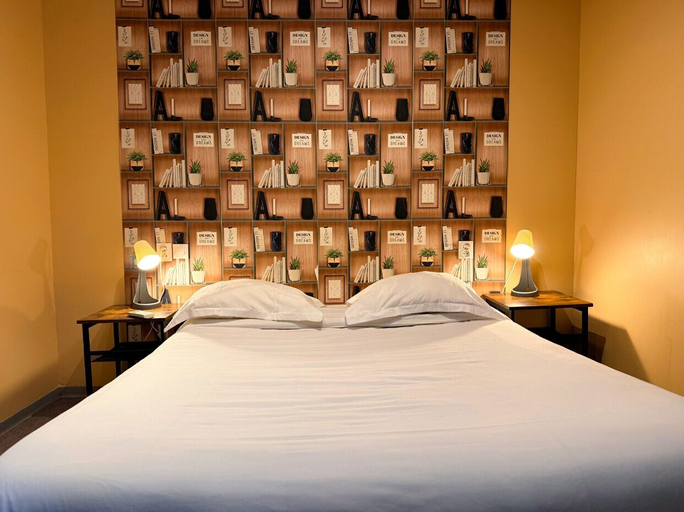 Bedroom 3, Hotel Le Beausejour, Bouches-du-Rhône