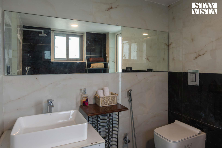 Bathroom 3, StayVista at Golden Lark w/ Wi-Fi, Pool & Lawn, Panchkula