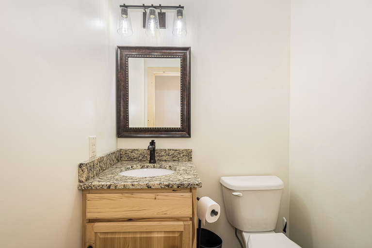 Bathroom 3, John's Place by Taylor Made Deep Creek, Garrett