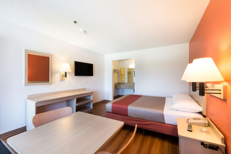Bedroom 3, Motel 6 Reno Airport Sparks, Washoe