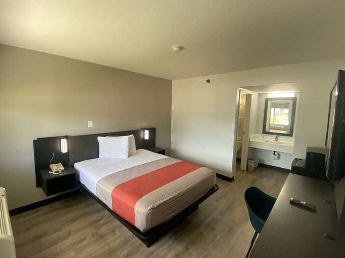 Bedroom 3, Motel 6 Windsor Locks, CT - Hartford, Hartford