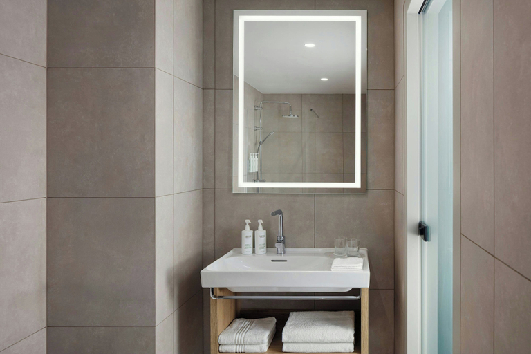 Bathroom 3, Courtyard By Marriott Pilsen, Plzeň