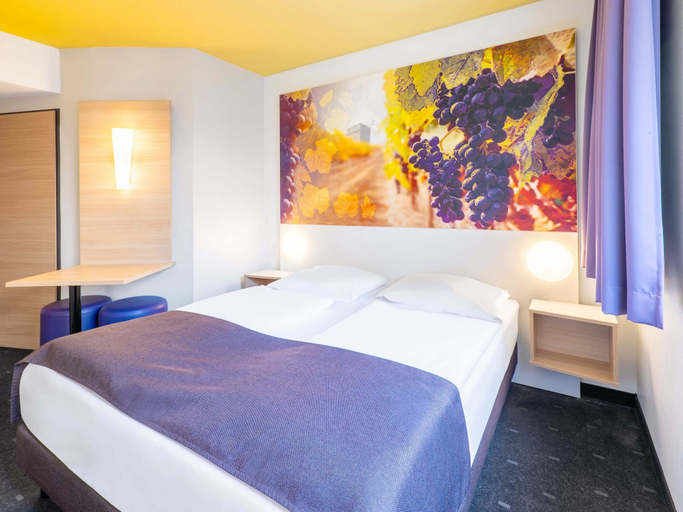 Bedroom 4, B&B Hotel Heilbronn, Heilbronn
