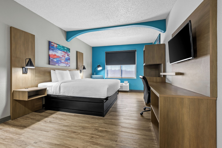 Bedroom 4, MainStay Suites Decatur River City, Morgan