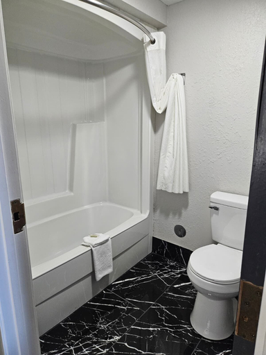 Bathroom 4, Remembrance Inn, Adams