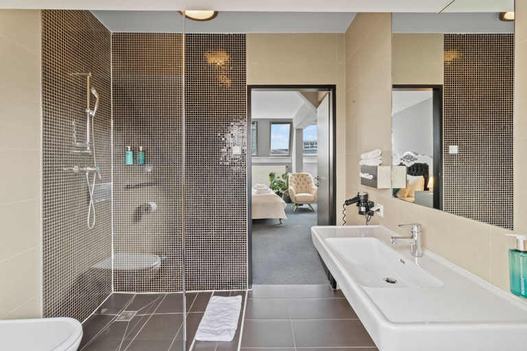 Bathroom 2, Hotel George Vienna, Wien