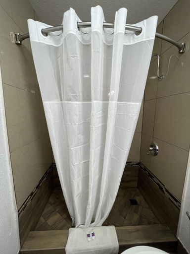 Bathroom 4, Motel 6 Orange, CA - Anaheim, Orange