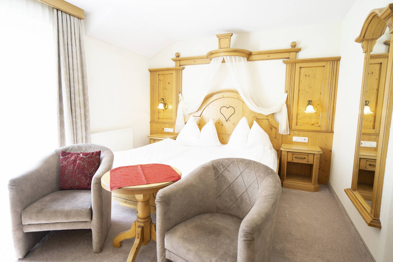 Others 4, Hotel Ischgl, Landeck
