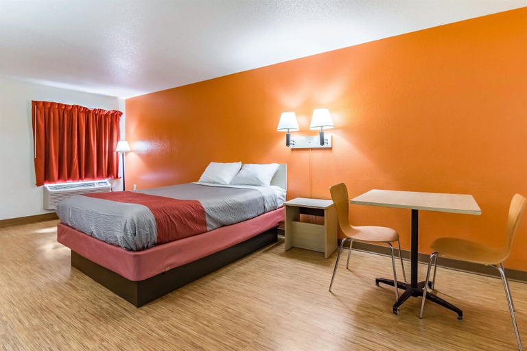 Bedroom 3, Motel 6 Raleigh, NC - Cary, Wake