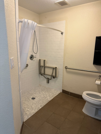 Bathroom 5, Candlewood Suites COTULLA, La Salle