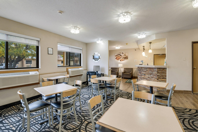 Food & Drinks 5, Quality Inn & Suites Sioux Falls South, Minnehaha
