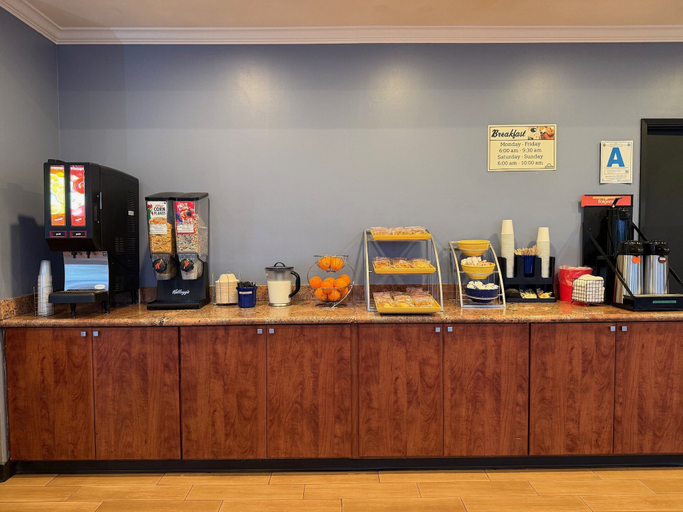 Food & Drinks 5, Super 8 by Wyndham El Cajon/San Diego, San Diego