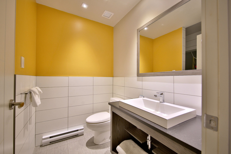 Bathroom 3, Hôtel Ô Laval, Laval