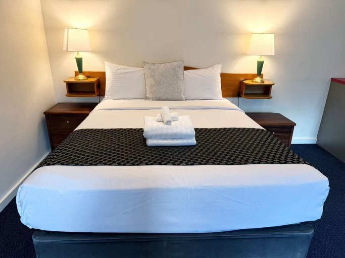 Bedroom 2, Lakeside Motel Waterfront, E. Gippsland - Bairnsdale