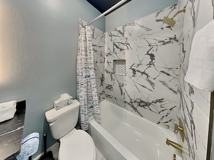 Bathroom 3, Blue Lagoon by Ryson Vacation Rentals, Galveston