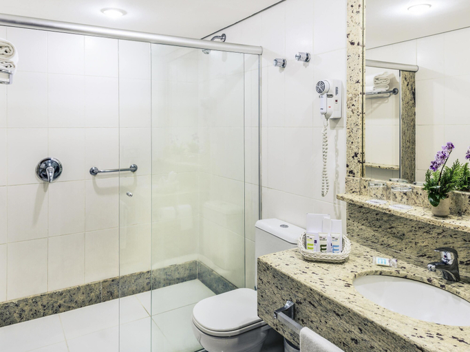 Bathroom 3, Caesar Business Belo Horizonte Belvedere Managed by Mercure, Belo Horizonte