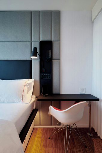 Bedroom 3, citizenM Menlo Park, San Mateo