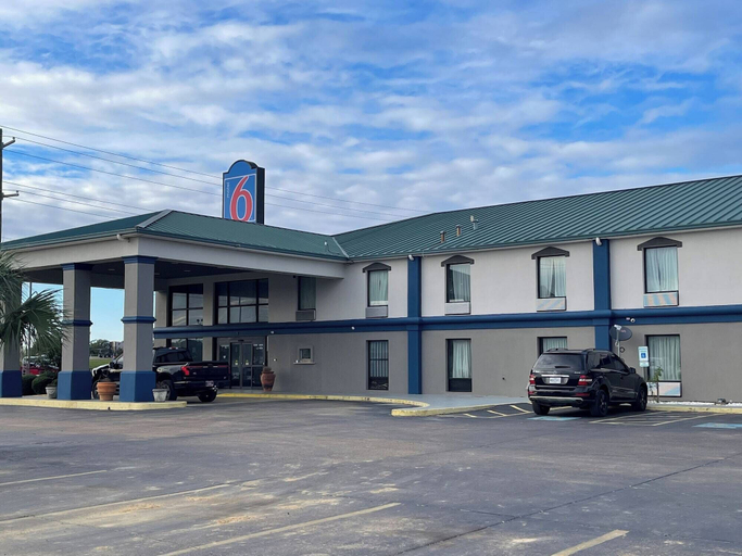 Others 5, Motel 6 Canton, MS, Madison