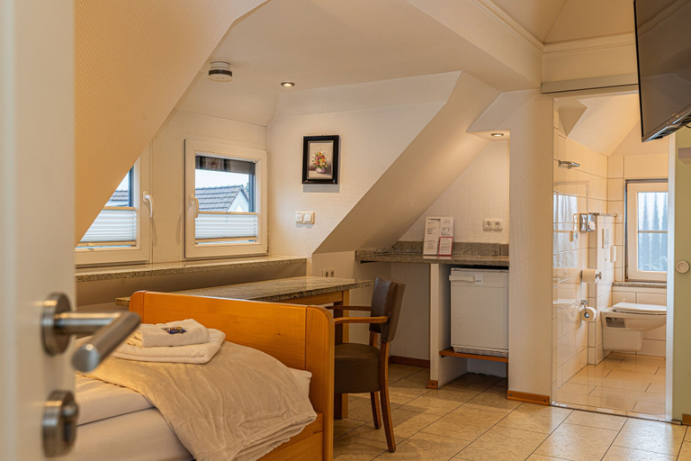 Bedroom 2, Gasper Business & Garden Hotel, Groß-Gerau