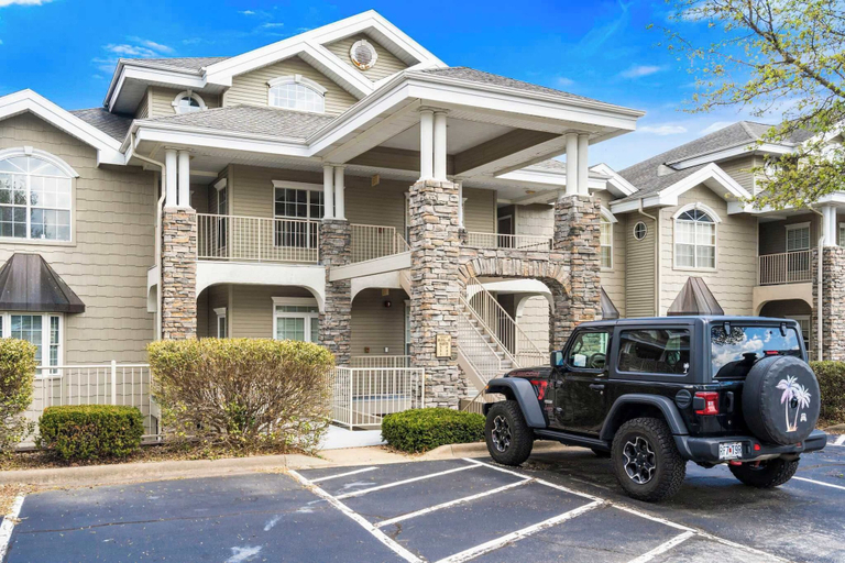 Exterior & Views 2, Glory Daze - Overlooking the Golf Course!, Taney