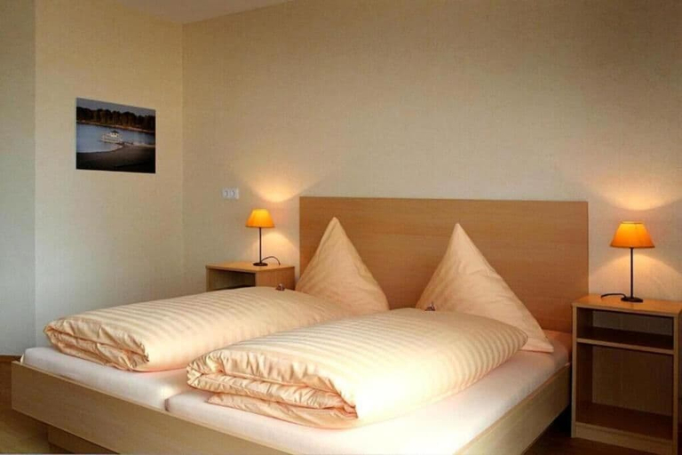 Bedroom 4, Bernsteinsee Hotel & Ferien by Palette Resorts, Gifhorn